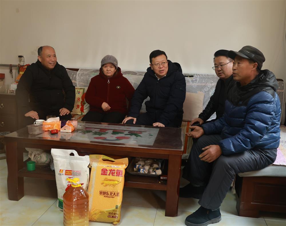 新春送溫暖 幫扶顯擔(dān)當(dāng)！ 濟(jì)南產(chǎn)發(fā)集團(tuán)走訪(fǎng)慰問(wèn)“第一書(shū)記”幫扶村